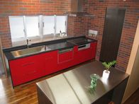 CASAの施工実績「作業スペースを十分に確保したＩ型キッチン。」